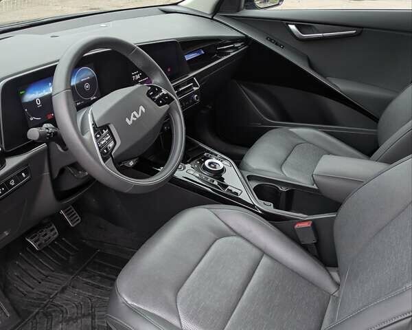 Серый Киа Niro, объемом двигателя 0 л и пробегом 29 тыс. км за 25900 $, фото 3 на Automoto.ua