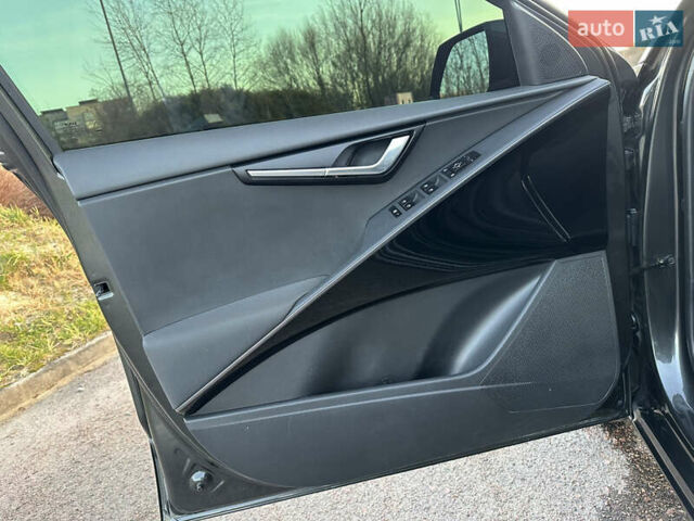 Серый Киа Niro, объемом двигателя 0 л и пробегом 80 тыс. км за 23750 $, фото 56 на Automoto.ua