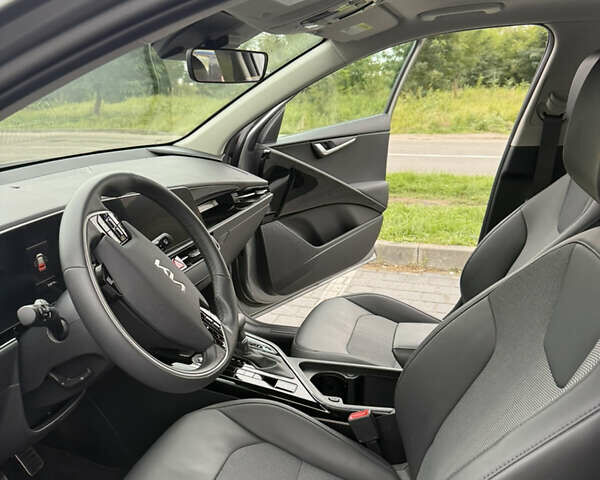 Сірий Кіа Niro, об'ємом двигуна 1.58 л та пробігом 52 тис. км за 23700 $, фото 25 на Automoto.ua
