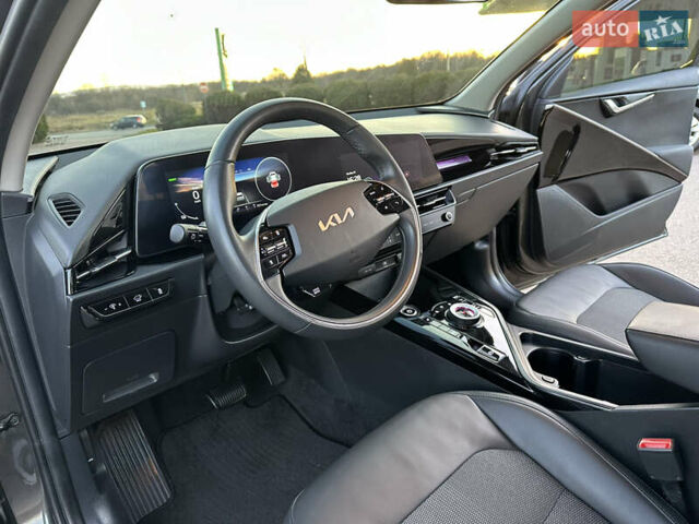 Серый Киа Niro, объемом двигателя 0 л и пробегом 80 тыс. км за 23750 $, фото 62 на Automoto.ua