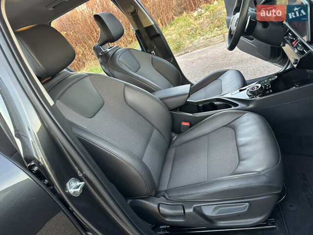 Серый Киа Niro, объемом двигателя 0 л и пробегом 80 тыс. км за 23750 $, фото 73 на Automoto.ua