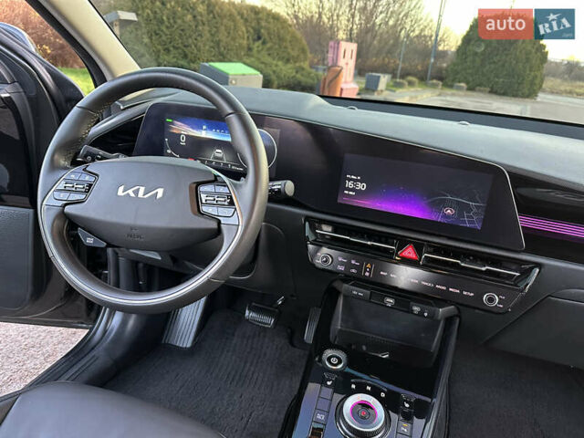Серый Киа Niro, объемом двигателя 0 л и пробегом 80 тыс. км за 23750 $, фото 77 на Automoto.ua