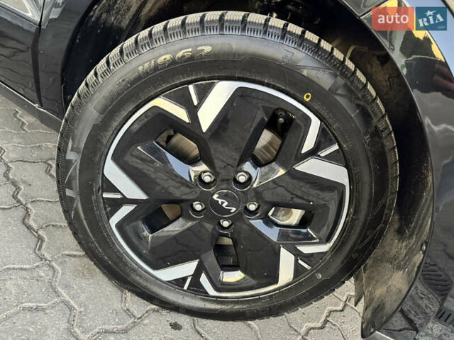 Серый Киа Niro, объемом двигателя 0 л и пробегом 80 тыс. км за 23750 $, фото 43 на Automoto.ua