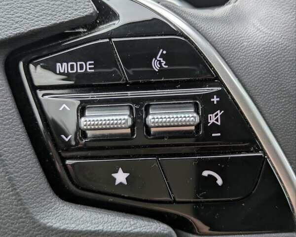 Серый Киа Niro, объемом двигателя 0 л и пробегом 29 тыс. км за 25900 $, фото 28 на Automoto.ua