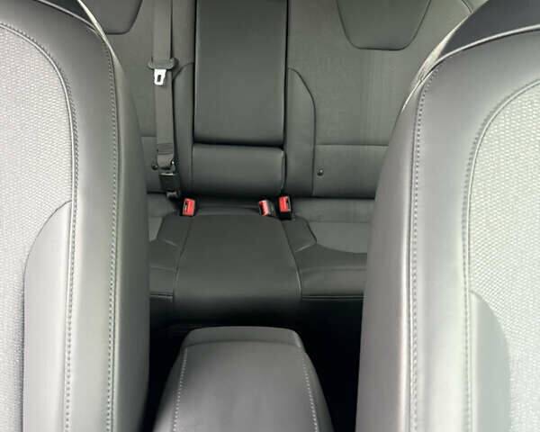 Сірий Кіа Niro, об'ємом двигуна 1.58 л та пробігом 52 тис. км за 23700 $, фото 18 на Automoto.ua