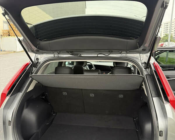 Сірий Кіа Niro, об'ємом двигуна 1.58 л та пробігом 52 тис. км за 23700 $, фото 22 на Automoto.ua