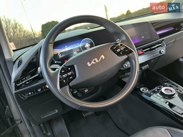Серый Киа Niro, объемом двигателя 0 л и пробегом 80 тыс. км за 23750 $, фото 65 на Automoto.ua