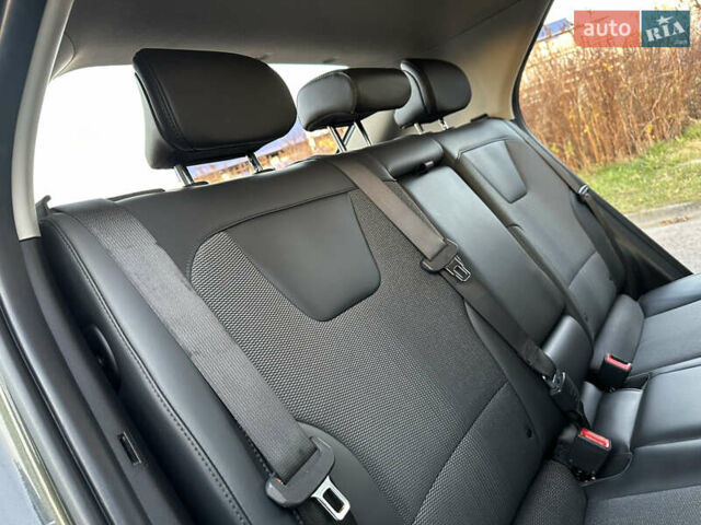 Серый Киа Niro, объемом двигателя 0 л и пробегом 80 тыс. км за 23750 $, фото 92 на Automoto.ua