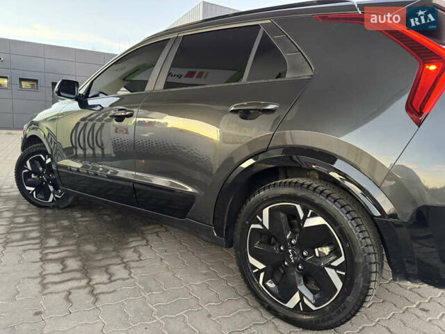 Серый Киа Niro, объемом двигателя 0 л и пробегом 80 тыс. км за 23750 $, фото 5 на Automoto.ua