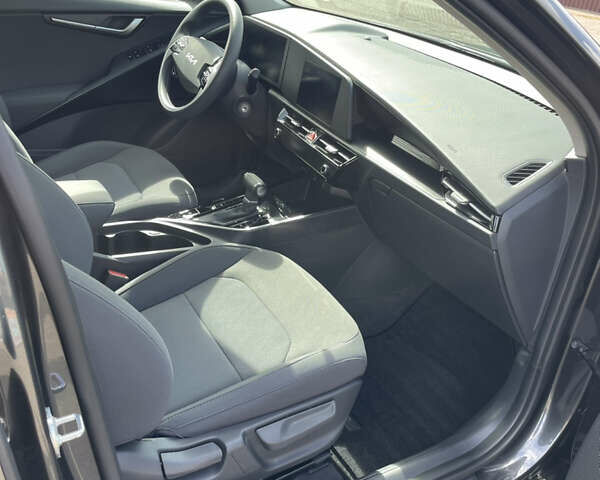 Сірий Кіа Niro, об'ємом двигуна 1.58 л та пробігом 4 тис. км за 23500 $, фото 11 на Automoto.ua