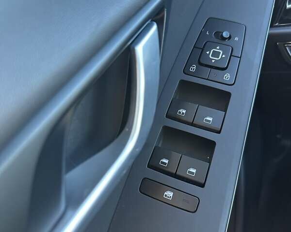 Сірий Кіа Niro, об'ємом двигуна 0 л та пробігом 36 тис. км за 23999 $, фото 26 на Automoto.ua