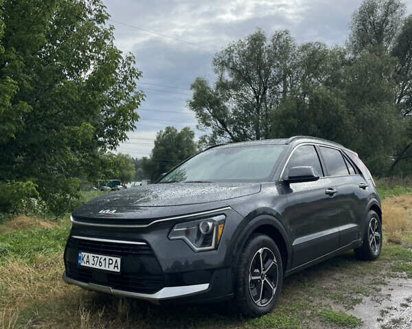 Серый Киа Niro, объемом двигателя 1.58 л и пробегом 6 тыс. км за 25900 $, фото 2 на Automoto.ua
