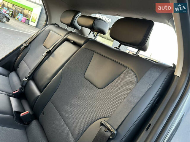 Серый Киа Niro, объемом двигателя 0 л и пробегом 80 тыс. км за 23750 $, фото 86 на Automoto.ua