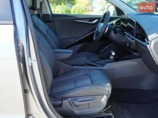 Серый Киа Niro, объемом двигателя 1.58 л и пробегом 9 тыс. км за 23000 $, фото 5 на Automoto.ua