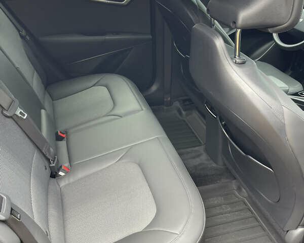 Серый Киа Niro, объемом двигателя 1.58 л и пробегом 6 тыс. км за 25900 $, фото 35 на Automoto.ua
