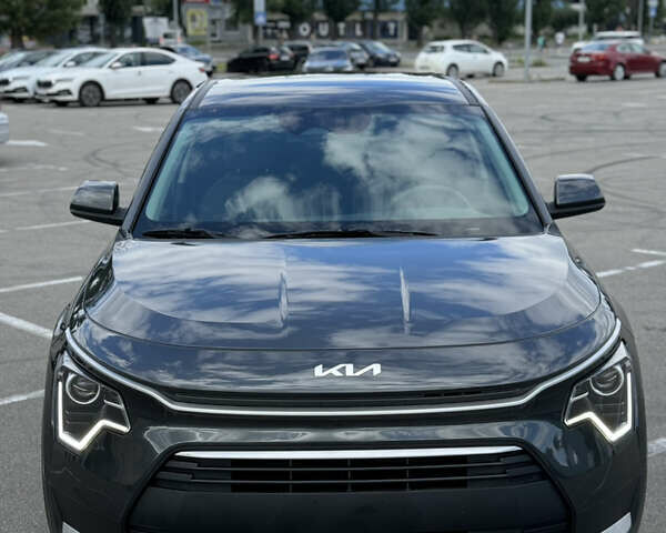 Серый Киа Niro, объемом двигателя 0 л и пробегом 4 тыс. км за 24900 $, фото 1 на Automoto.ua