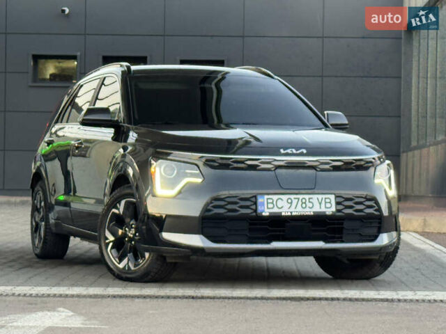 Серый Киа Niro, объемом двигателя 0 л и пробегом 80 тыс. км за 23750 $, фото 2 на Automoto.ua