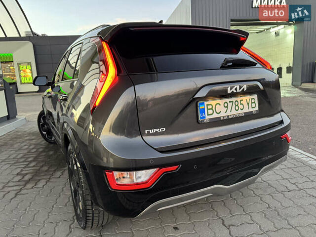 Серый Киа Niro, объемом двигателя 0 л и пробегом 80 тыс. км за 23750 $, фото 24 на Automoto.ua