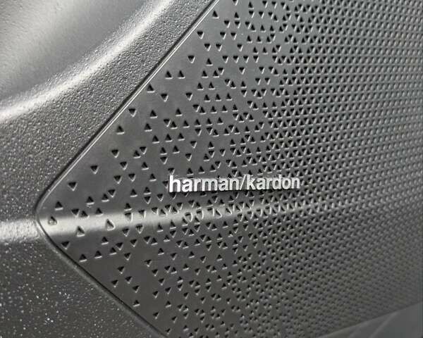 Серый Киа Niro, объемом двигателя 0 л и пробегом 29 тыс. км за 25900 $, фото 4 на Automoto.ua