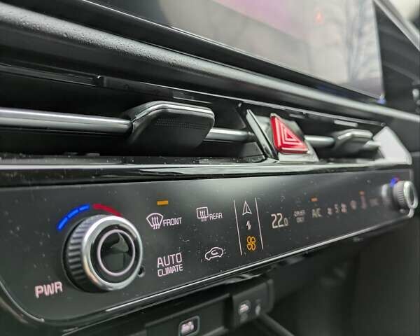 Серый Киа Niro, объемом двигателя 0 л и пробегом 29 тыс. км за 25900 $, фото 25 на Automoto.ua