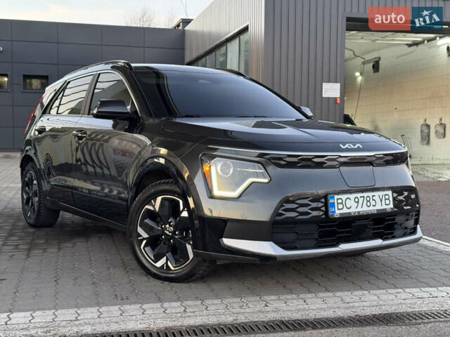 Серый Киа Niro, объемом двигателя 0 л и пробегом 80 тыс. км за 23750 $, фото 3 на Automoto.ua