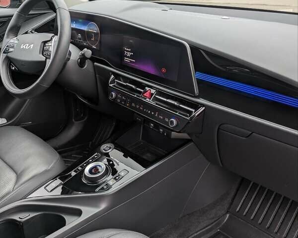 Серый Киа Niro, объемом двигателя 0 л и пробегом 29 тыс. км за 25900 $, фото 20 на Automoto.ua