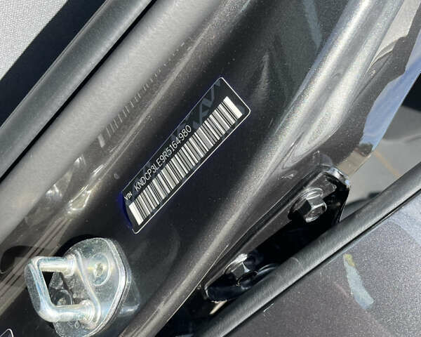 Сірий Кіа Niro, об'ємом двигуна 1.58 л та пробігом 4 тис. км за 23500 $, фото 28 на Automoto.ua