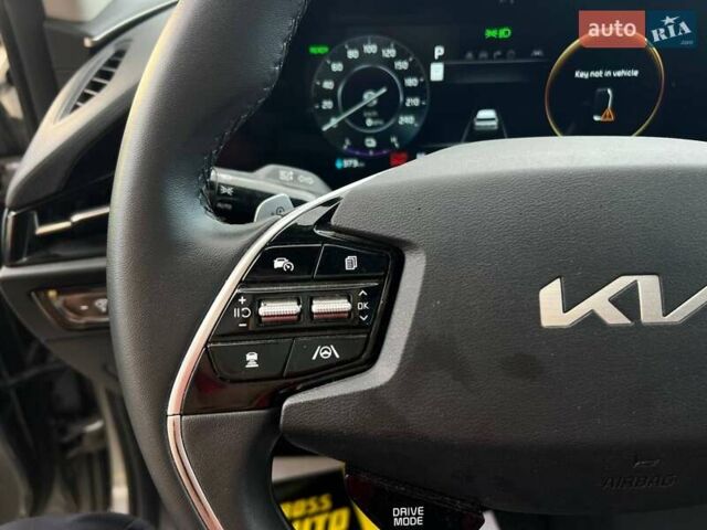 Серый Киа Niro, объемом двигателя 0 л и пробегом 40 тыс. км за 22900 $, фото 18 на Automoto.ua