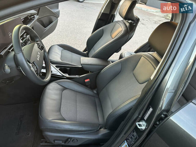 Серый Киа Niro, объемом двигателя 0 л и пробегом 80 тыс. км за 23750 $, фото 58 на Automoto.ua
