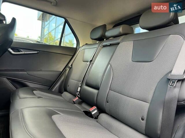 Серый Киа Niro, объемом двигателя 0 л и пробегом 40 тыс. км за 22900 $, фото 8 на Automoto.ua