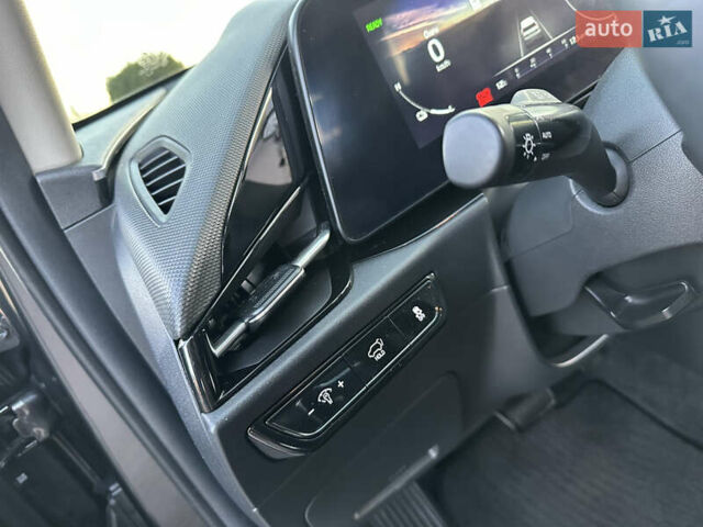 Серый Киа Niro, объемом двигателя 0 л и пробегом 80 тыс. км за 23750 $, фото 64 на Automoto.ua
