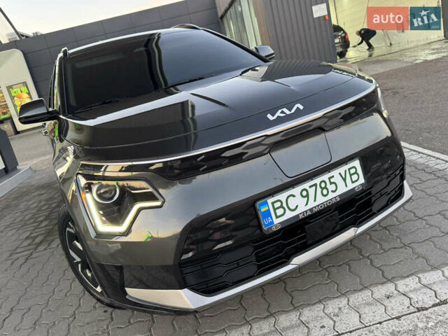 Серый Киа Niro, объемом двигателя 0 л и пробегом 80 тыс. км за 23750 $, фото 48 на Automoto.ua