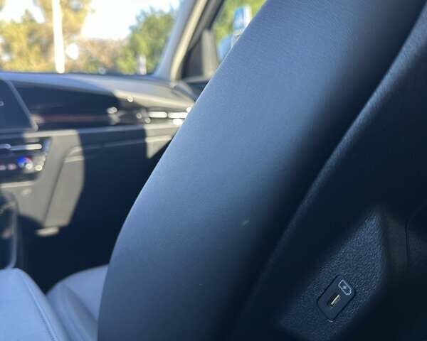 Сірий Кіа Niro, об'ємом двигуна 0 л та пробігом 36 тис. км за 23999 $, фото 35 на Automoto.ua