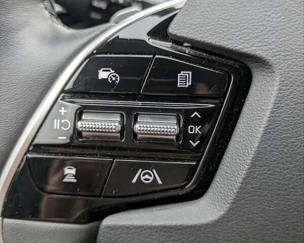 Серый Киа Niro, объемом двигателя 0 л и пробегом 29 тыс. км за 25900 $, фото 27 на Automoto.ua