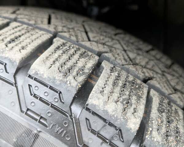 Серый Киа Niro, объемом двигателя 0 л и пробегом 29 тыс. км за 25900 $, фото 15 на Automoto.ua