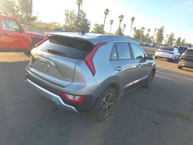 Серый Киа Niro, объемом двигателя 0 л и пробегом 10 тыс. км за 25000 $, фото 4 на Automoto.ua