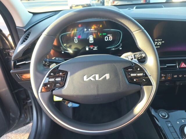 Серый Киа Niro, объемом двигателя 0 л и пробегом 10 тыс. км за 25000 $, фото 9 на Automoto.ua