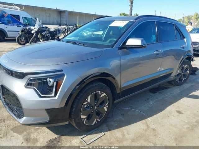 Сірий Кіа Niro, об'ємом двигуна 0 л та пробігом 1 тис. км за 9000 $, фото 1 на Automoto.ua