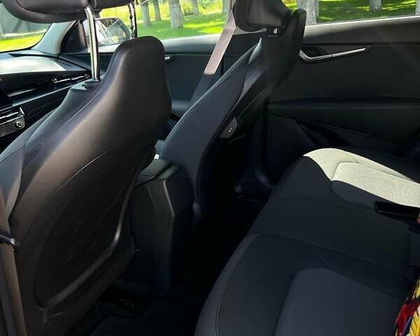 Серый Киа Niro, объемом двигателя 0 л и пробегом 3 тыс. км за 23777 $, фото 32 на Automoto.ua