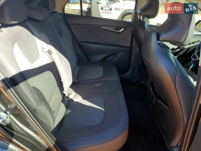 Сірий Кіа Niro, об'ємом двигуна 1.58 л та пробігом 8 тис. км за 8500 $, фото 10 на Automoto.ua