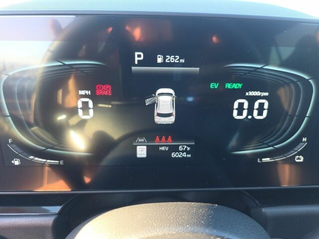 Серый Киа Niro, объемом двигателя 0 л и пробегом 10 тыс. км за 25000 $, фото 5 на Automoto.ua