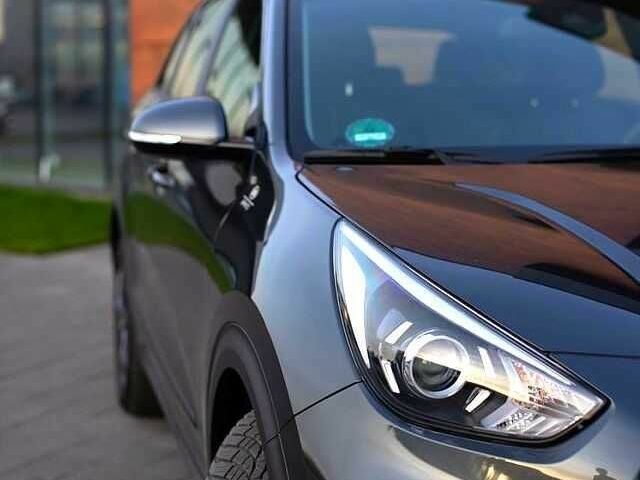 Сірий Кіа Niro, об'ємом двигуна 0 л та пробігом 67 тис. км за 15000 $, фото 3 на Automoto.ua