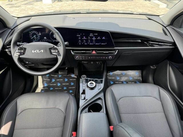 Сірий Кіа Niro, об'ємом двигуна 0 л та пробігом 31 тис. км за 23500 $, фото 3 на Automoto.ua