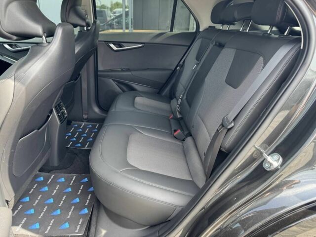 Сірий Кіа Niro, об'ємом двигуна 0 л та пробігом 31 тис. км за 23500 $, фото 4 на Automoto.ua