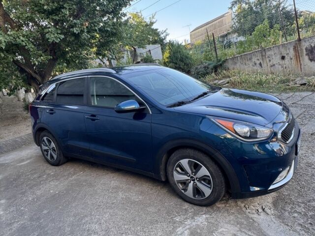 Синий Киа Niro, объемом двигателя 1.6 л и пробегом 162 тыс. км за 14999 $, фото 2 на Automoto.ua