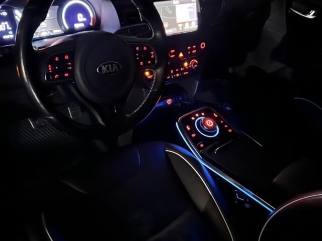 Синій Кіа Niro, об'ємом двигуна 0 л та пробігом 65 тис. км за 17600 $, фото 21 на Automoto.ua