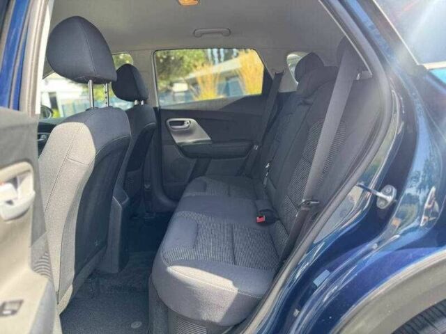 Синій Кіа Niro, об'ємом двигуна 1.6 л та пробігом 49 тис. км за 3500 $, фото 9 на Automoto.ua