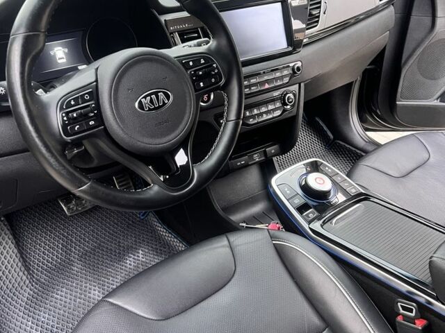 Синий Киа Niro, объемом двигателя 0 л и пробегом 65 тыс. км за 17999 $, фото 12 на Automoto.ua