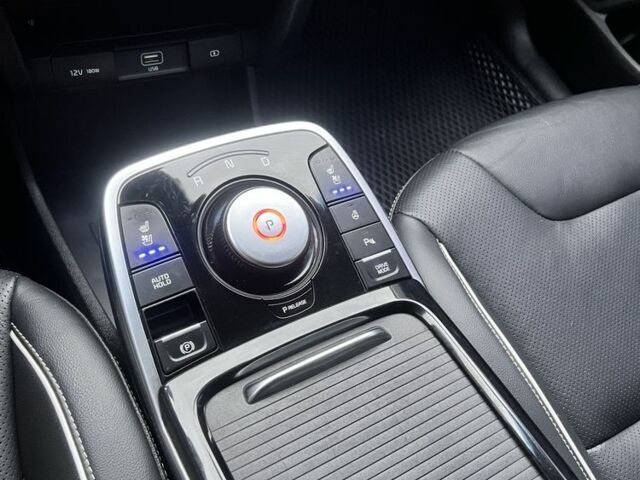 Синій Кіа Niro, об'ємом двигуна 0 л та пробігом 65 тис. км за 17600 $, фото 15 на Automoto.ua