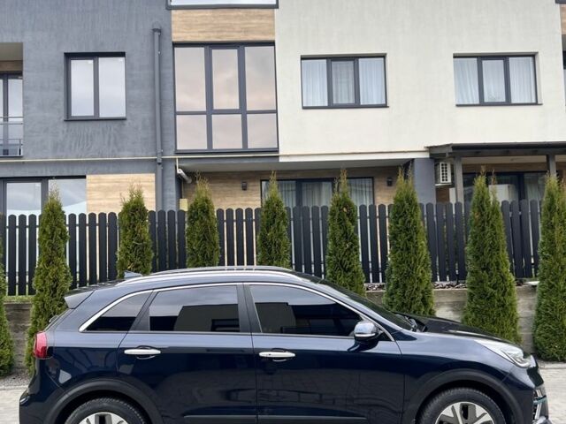 Синій Кіа Niro, об'ємом двигуна 0 л та пробігом 65 тис. км за 17600 $, фото 1 на Automoto.ua